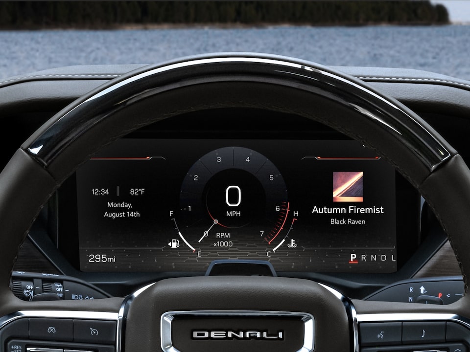 Close up view of the 11" Diagonal Driver Information Centre inside the 2024 GMC Acadia Denali.