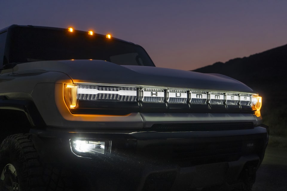 Lighting scheme of the GMC Hummer EV Pickup.