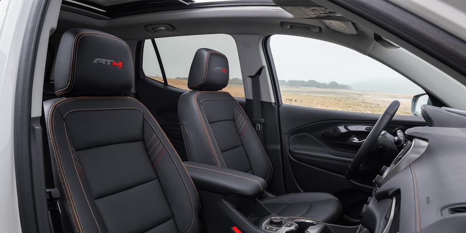 Heated steering wheel and leather front seats of the 2024 GMC Terrain AT4.