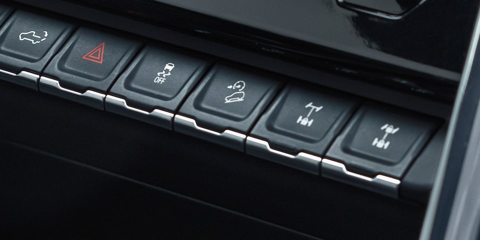 Close-up View of the Hill Descent Controls in the GMC Sierra 1500