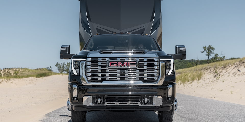 Front view of the 2024 Sierra HD Denali trailering with Allison 10-Speed Engine.