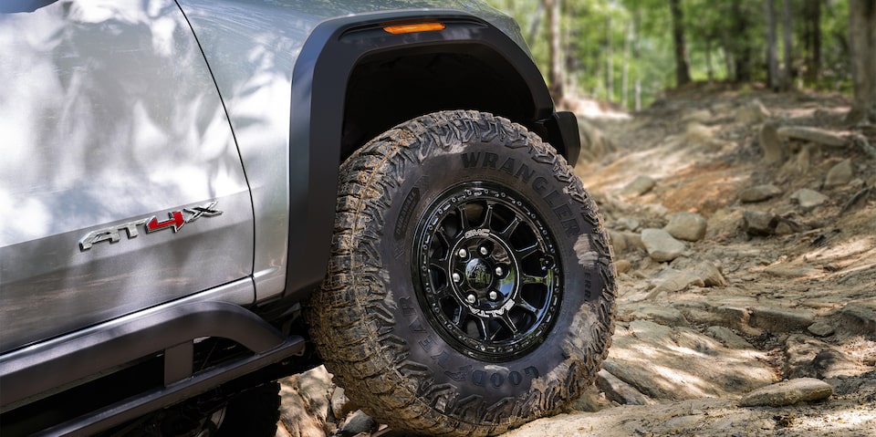 GMC Canyon AT4X AEV edition Multimatic DSSV Dampers.