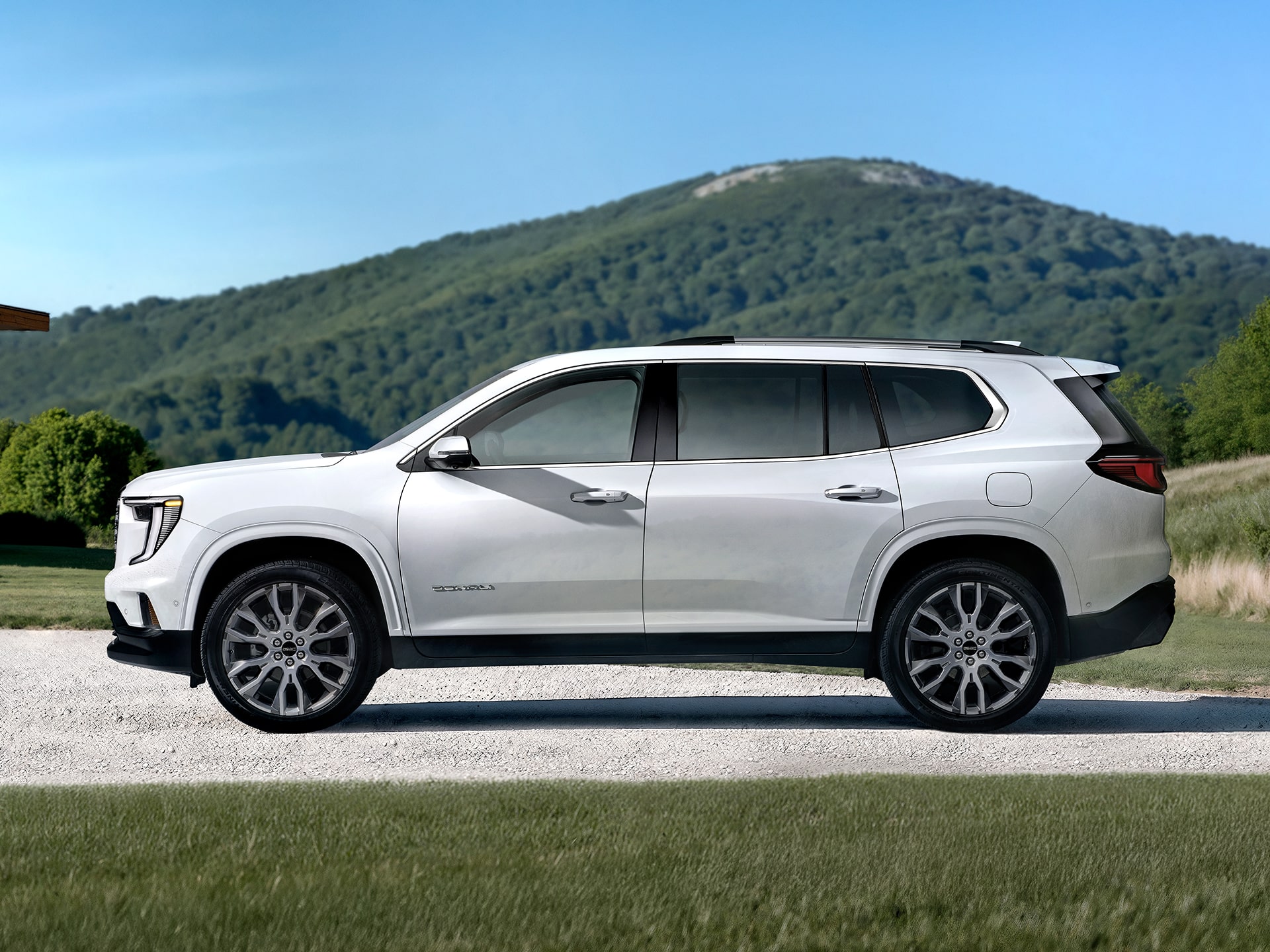 Side view of the 2026 GMC Acadia Denali Ultimate.