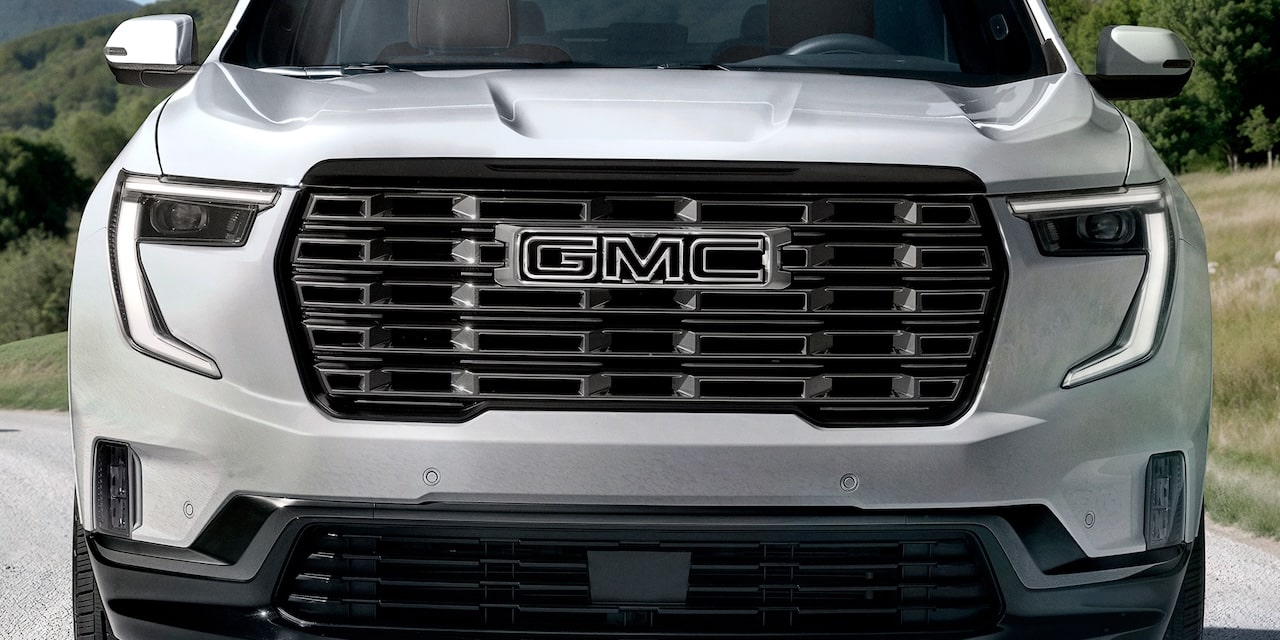 Close-up of the Vader Chrome Grille on the 2026 GMC Acadia Denali Ultimate.