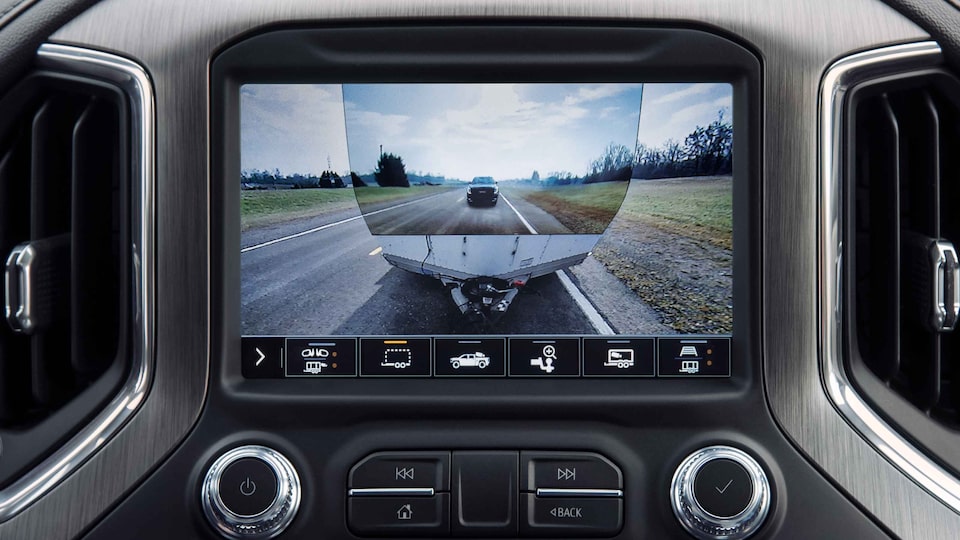 The trailer being displayed in the infotainment screen of the 2023 GMC Sierra AT4.