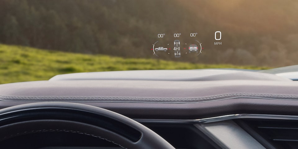 Le dispositif de visualisation tête haute affiché sur l’écran du GMC Sierra 1500 2025.